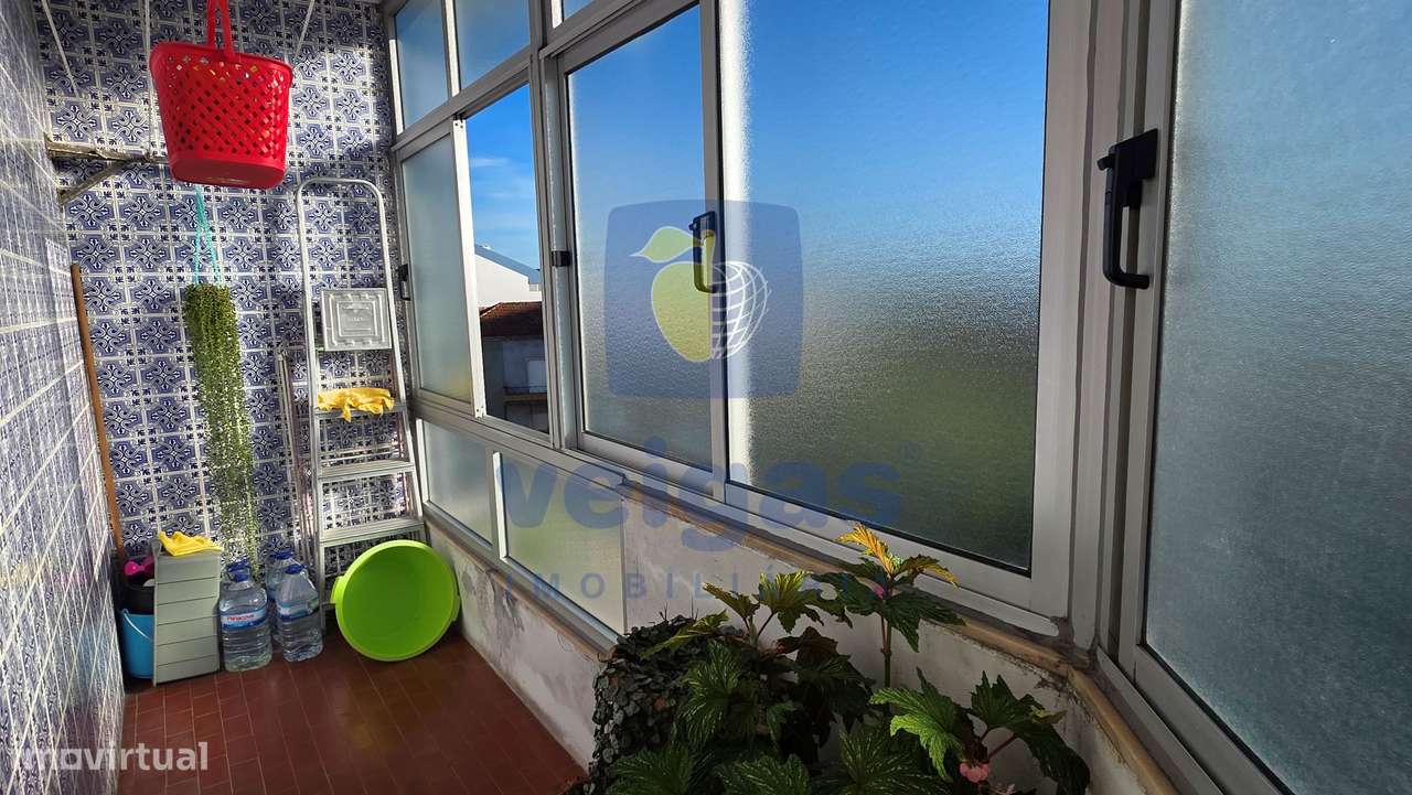 Apartamento T2 no Bairro Azul, no Centro de Caldas da Rainha, com 124-7