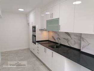 Apartamento T3, totalmente remodelado com arrecadação em ...