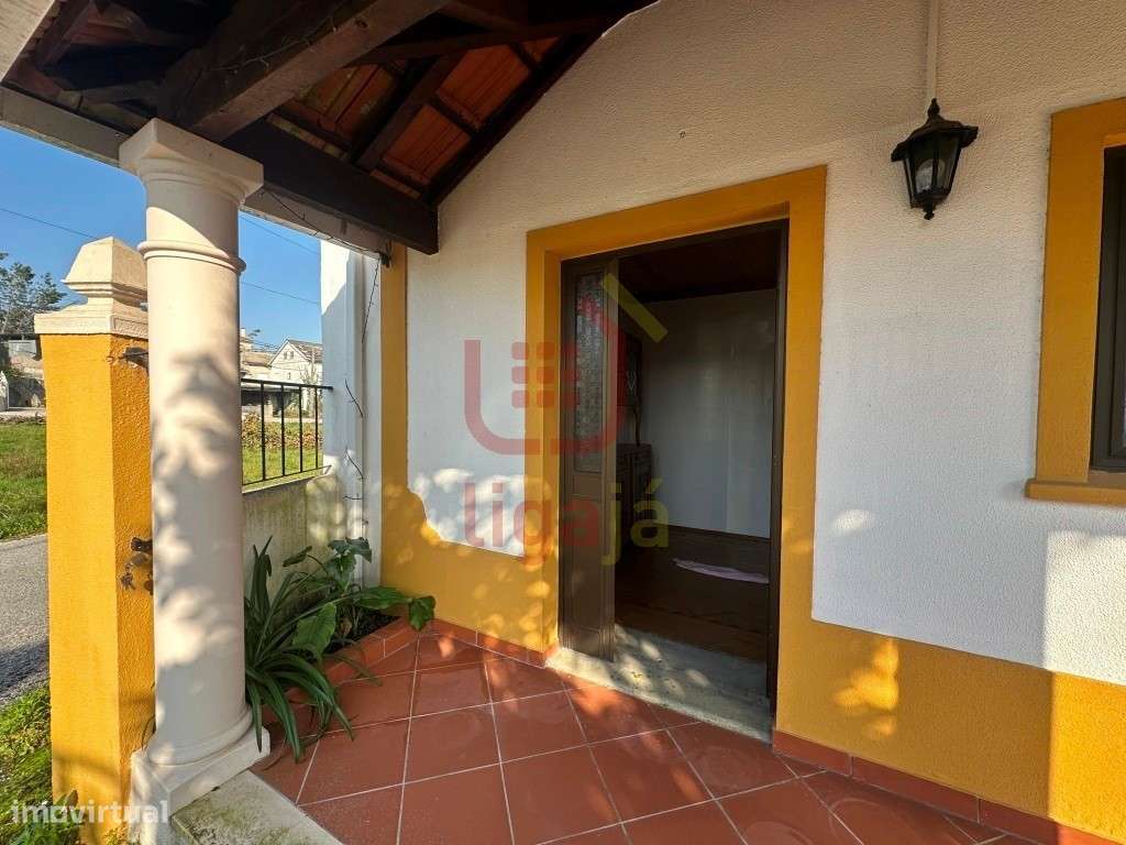 Moradia T3 com logradouro - Caxarias - Grande imagem: 4/21