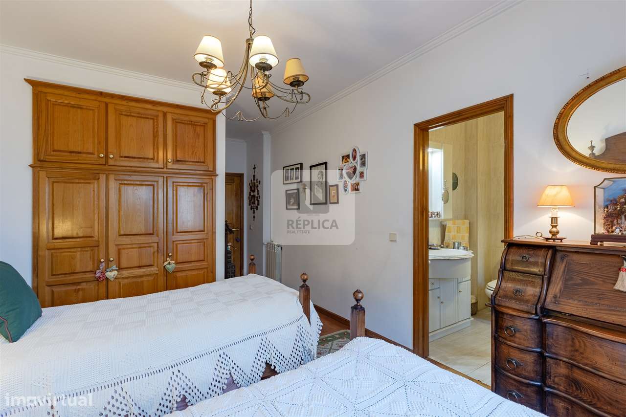 Apartamento T4 Com áreas generosas em Vilar do Paraíso-17