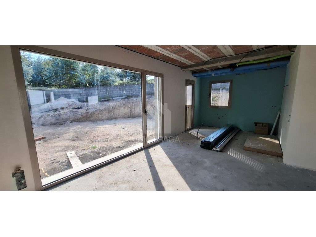 Moradia Geminada T3 Nova para Venda em Rendufinho - Póvoa de Lanhoso-21