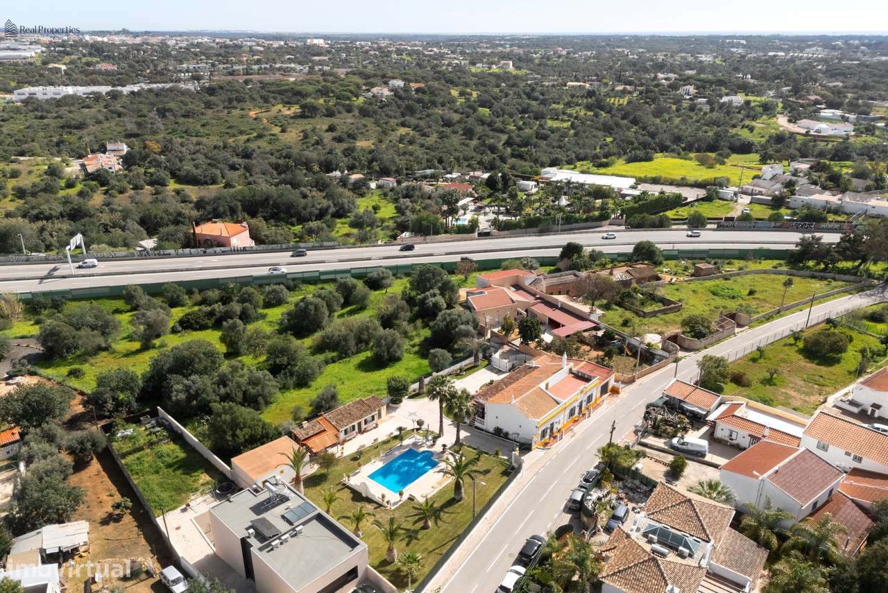 Encanto Algarvio – Moradia Térrea Isolada com Piscina e Jardim-48