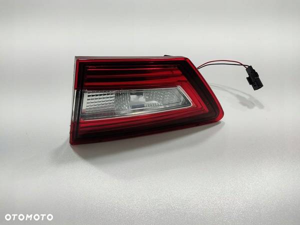 LAMPA PRAWA PRAWY TYŁ TYLNA W KLAPĘ RENAULT CLIO HATCHBACK 265505796R 16-19 - 4