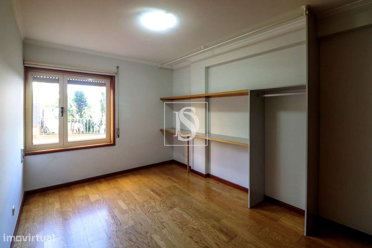 Apartamento T3 com suíte, em Sanguedo-16