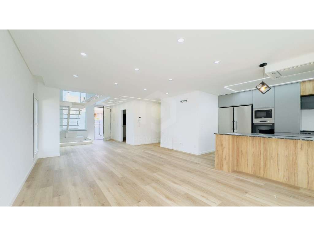 Moradia T4 com piscina - Quintinhas-14