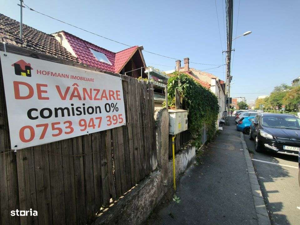 Casuta mica renovabila cu putina curte, zona The Office / Centru-1