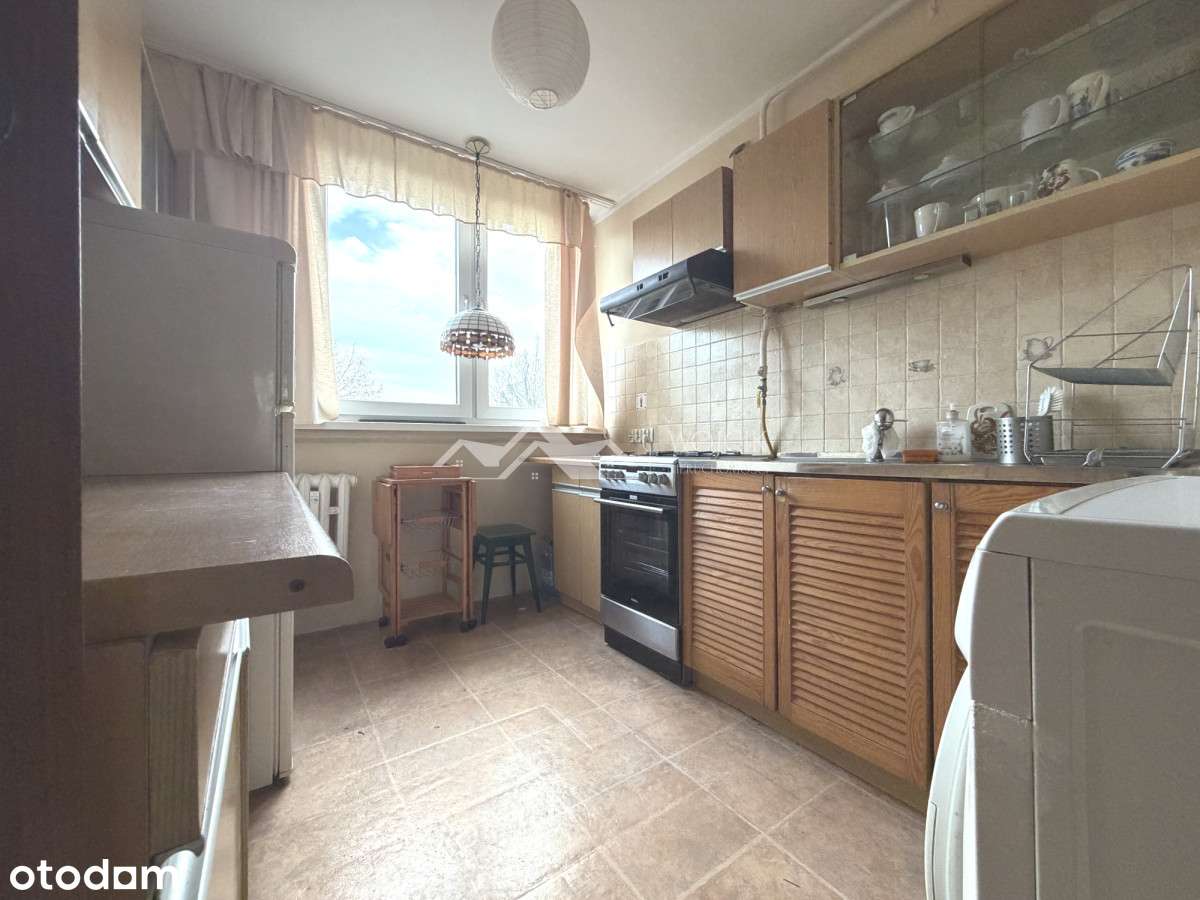 KLucze w biurze Zadbane 3M osobna kuchnia Centrum-9