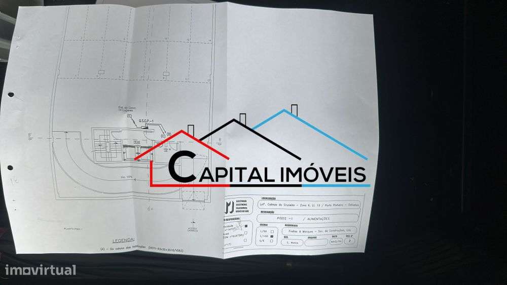 T3 com 4 Parqueamentos e Vista Desafogada-29