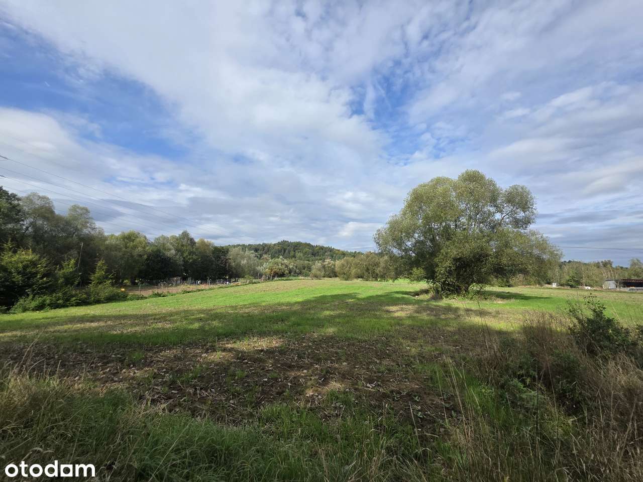 Płaska działka idealna pod iwestycję/82ary/bezpośrednio przy drodze-2