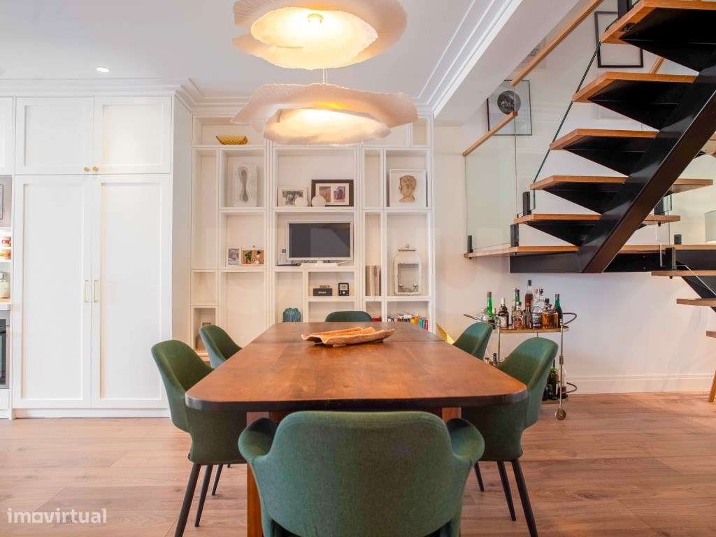 Moradia T5 renovada para venda em São Martinho do Porto - Grande imagem: 5/54