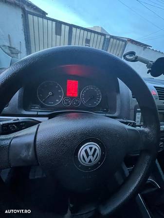 Volkswagen Golf 1.6 Comfortline - 7