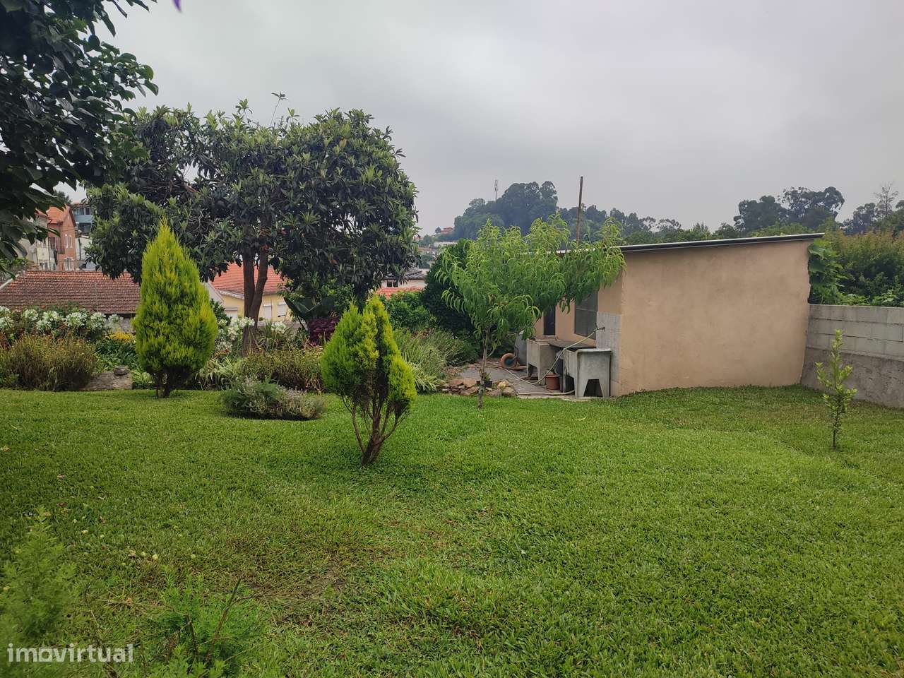 4 casas com tipologias T1, em terreno de  692m2,  à Marina do Freixo-5