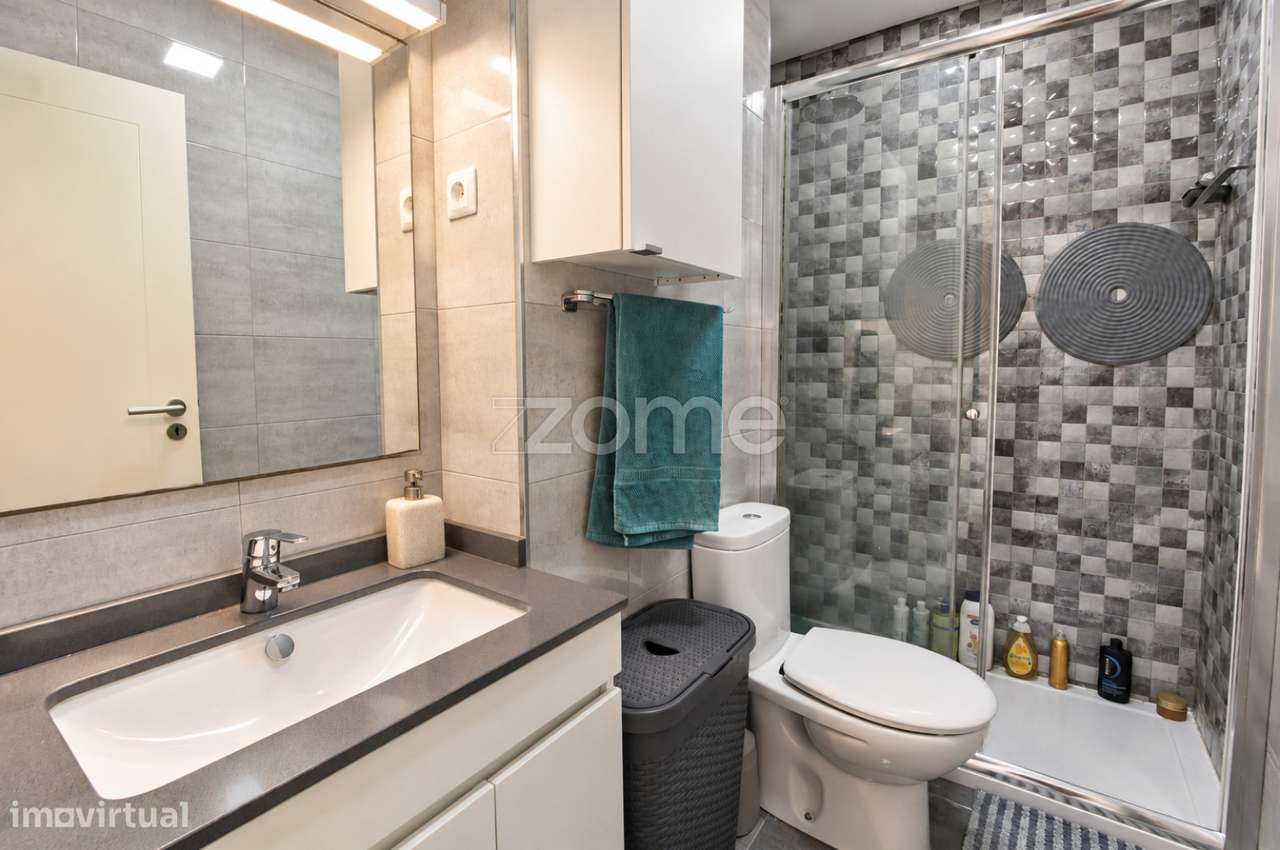 Apartamento T2 Remodelado com Excelente Luminosidade | Marvila, Lisboa-14