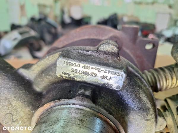 Zafira B  Turbosprężarka Turbo Turbina 55196765 - 10