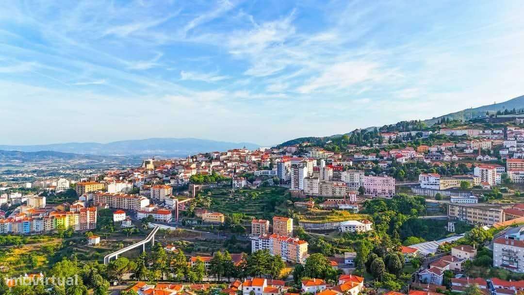 Quinta de 2 Andares T3 e T2 e Terreno 16.470m2 - Grande imagem: 3/46