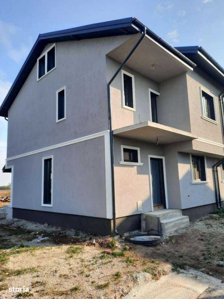 FARA COMISION in Bacu aproape de padure casa cu 4 camere 3 bai P+1+M - Imagine principală: 2/10