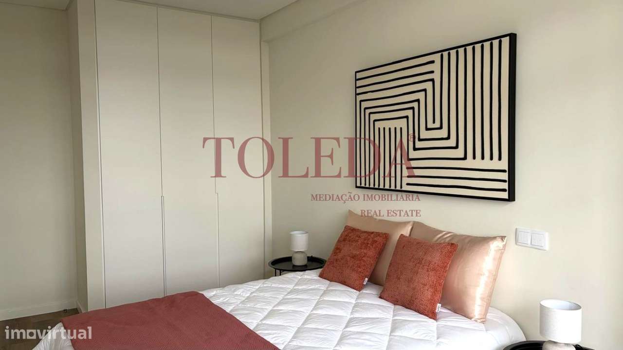 Apartamento T3 Remodelado em Benfica com terraço-16