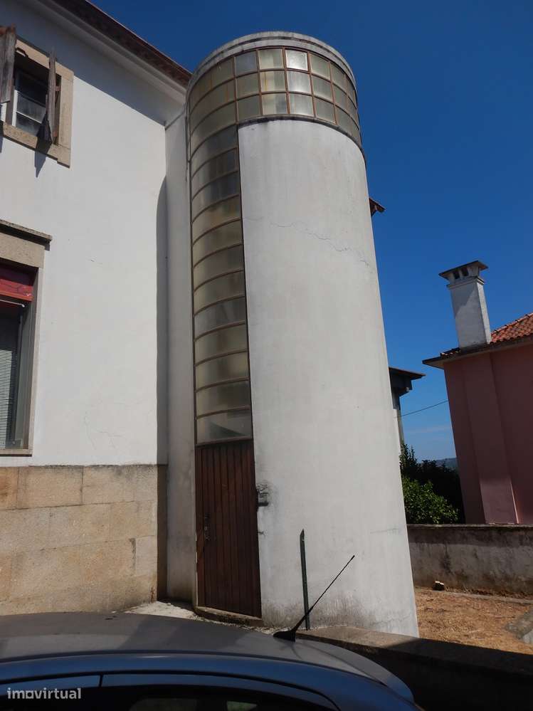 Imóvel Histórico de 1944 para Renovação-11