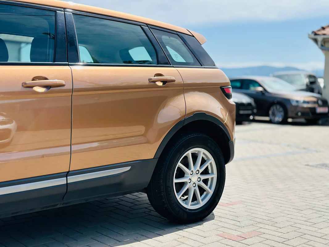 Land Rover Range Rover Evoque - 30
