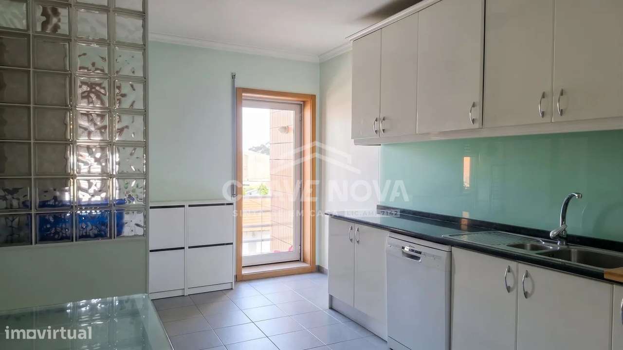 Apartamento T3 c/garagem Box em Valadares-14