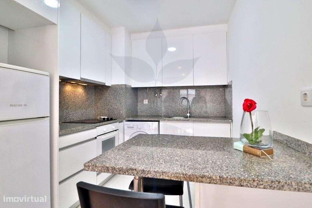 Apartamento T0 com terraço – mobilado e equipado | Braga - Grande imagem: 3/38