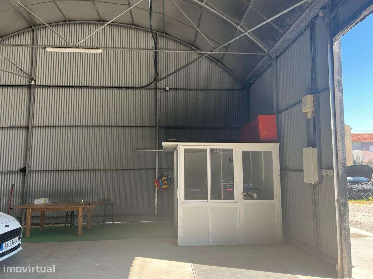 Armazém de 380m² com estacionamento na Póvoa - Grande imagem: 3/16