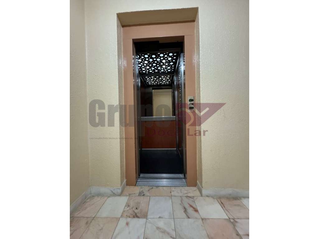 Apartamento T2 c/ piscina - Condominio Privado-36