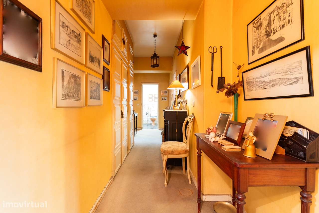 Apartamento T4 para Renovar nos Olivais Sul: Espaço e Localização Priv - Grande imagem: 4/26