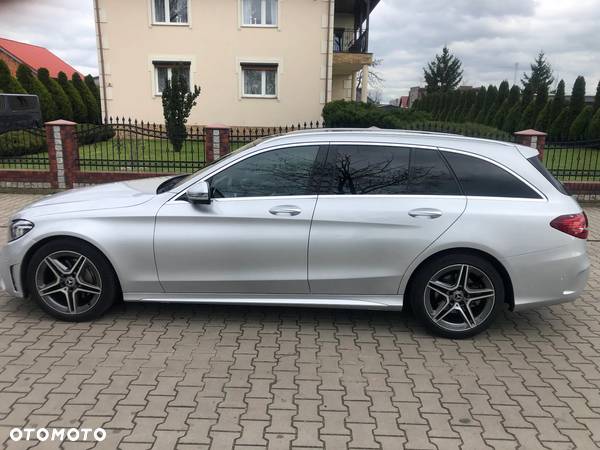 Mercedes-Benz Klasa C 220 d T 9G-TRONIC Night Edition - 12