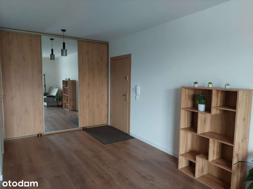 Przestronna kawalerka z miejscem garażowym ! - Pełny obrazek: 5/13