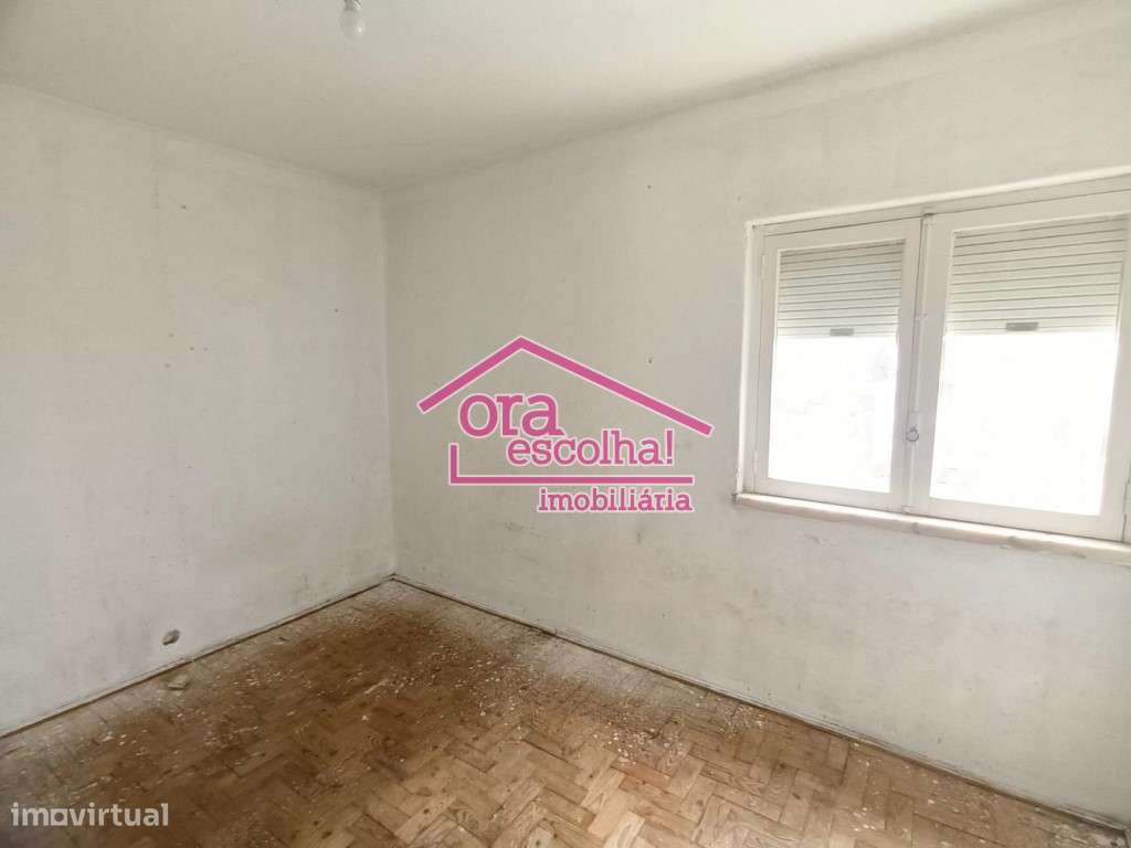 Apartamento T3 em Remodelação Total no Laranjeiro!-1