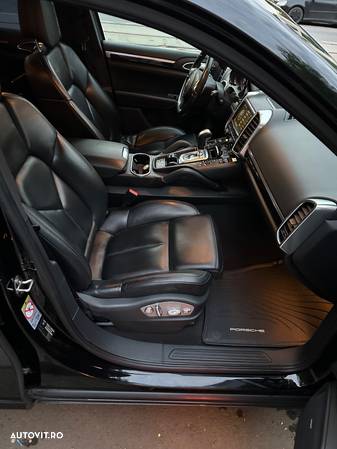 Porsche Cayenne Diesel Tiptronic S - 26