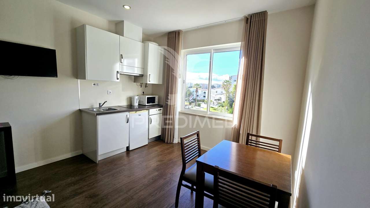 Estudio em condominio fechado com quarto independente - Grande imagem: 4/27