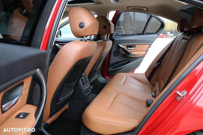 BMW Seria 3 320d Aut. Luxury Line - 10