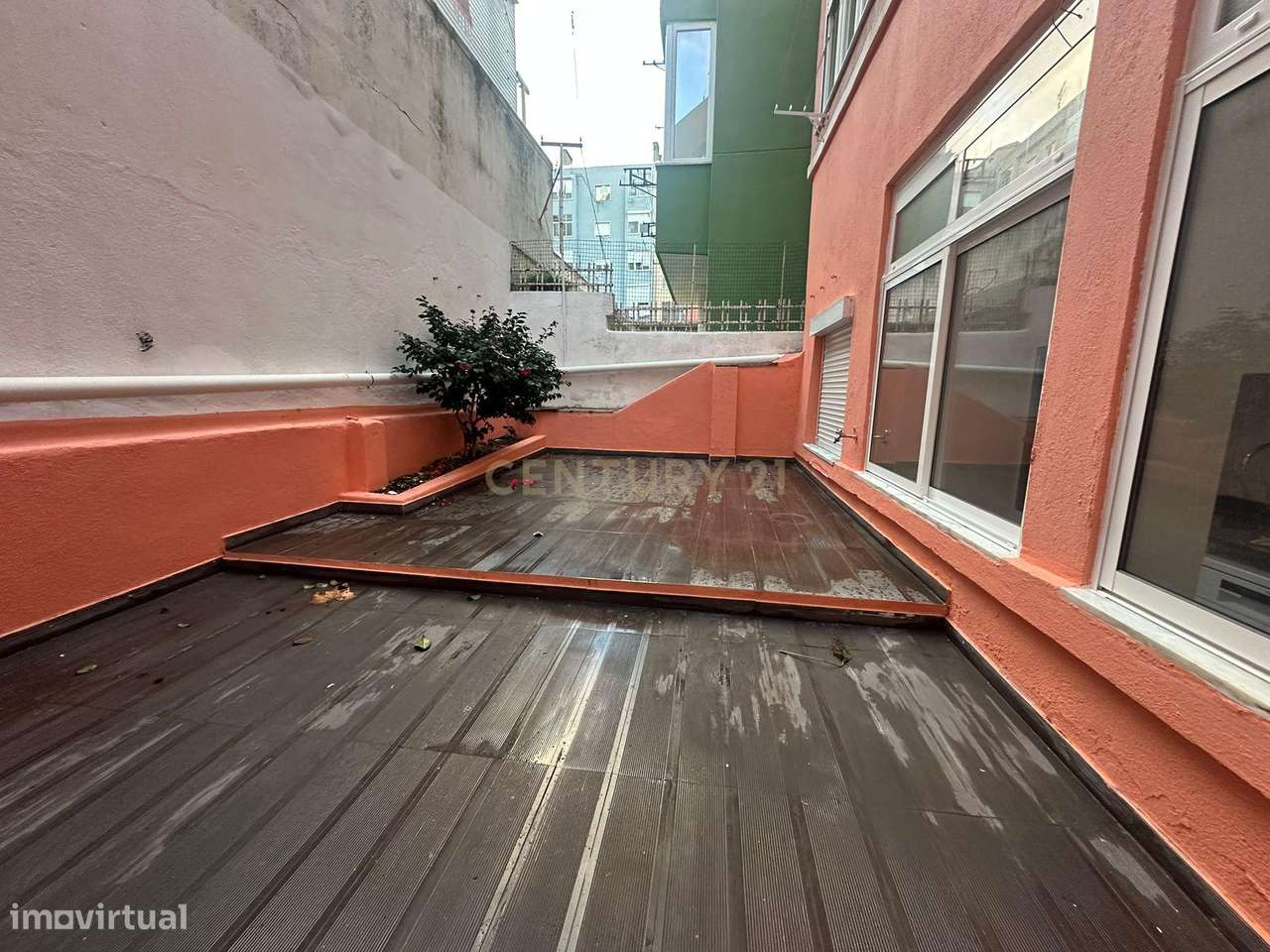 Apartamento Totalmente Remodelado em Moscavide - Grande imagem: 2/12