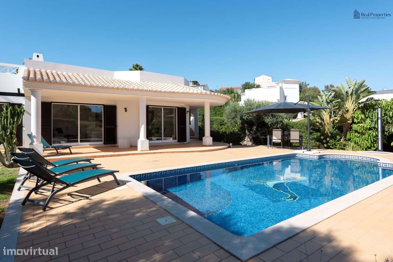 Moradia Térrea T4 Isolada em Albufeira – Um Refúgio de Luz, Conforto e-32