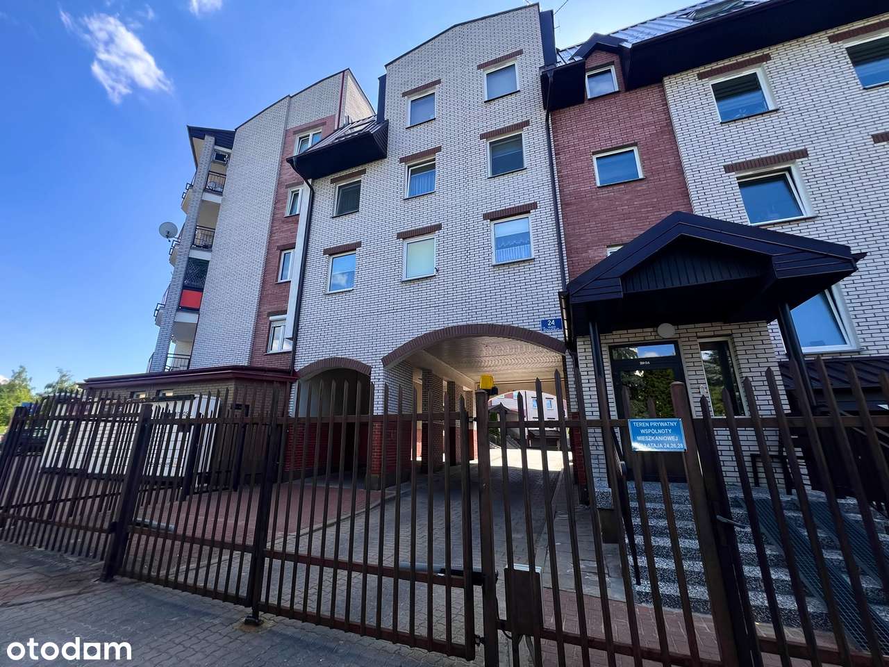 Jasne mieszkanie w bloku z 98 r.*duży zabudowany balkon*piękny widok