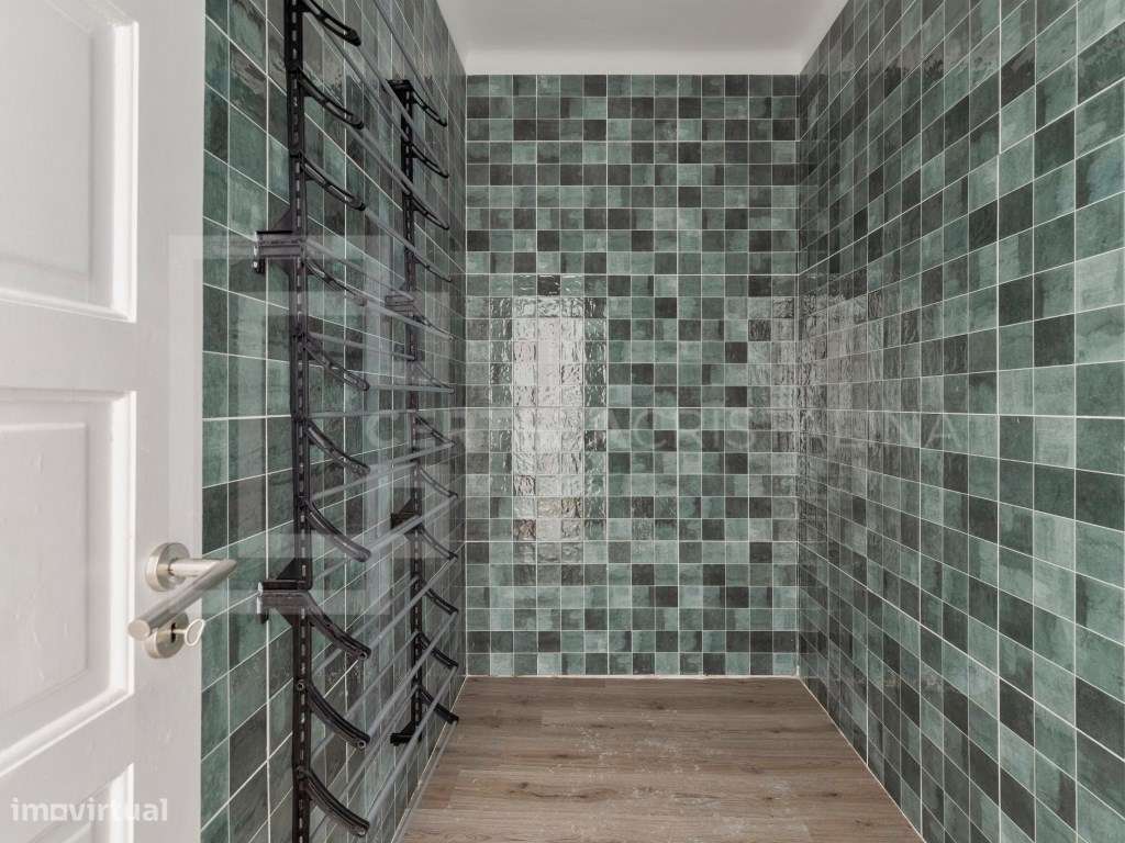 Apartamento T2 com logradouro no coração de Almada-18