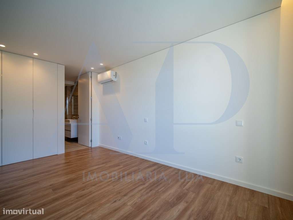 Apartamento T3 de Excelência na Av. de Londres-8