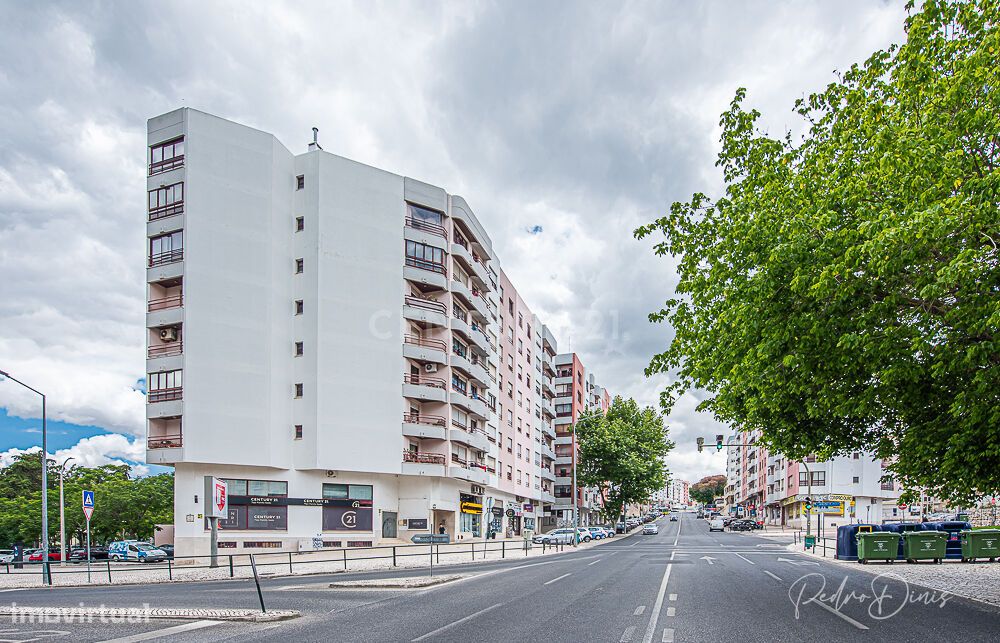 Apartamento de 4 Assoalhadas TOTALMENTE RENOVADO - HOSPITAL