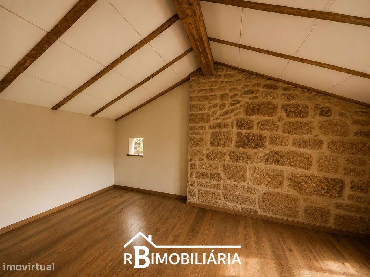 Moradia V2 em Pedra com Vista sobre a Albufeira de Ribeiradio – Sejães-15