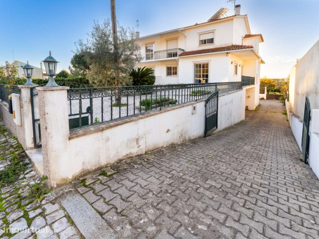 Moradia Geminada T3 Concelho de Alcobaça-43