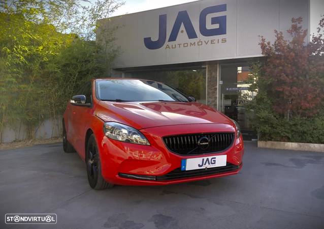 Volvo V40 2.0 D2 Momentum Eco - 1