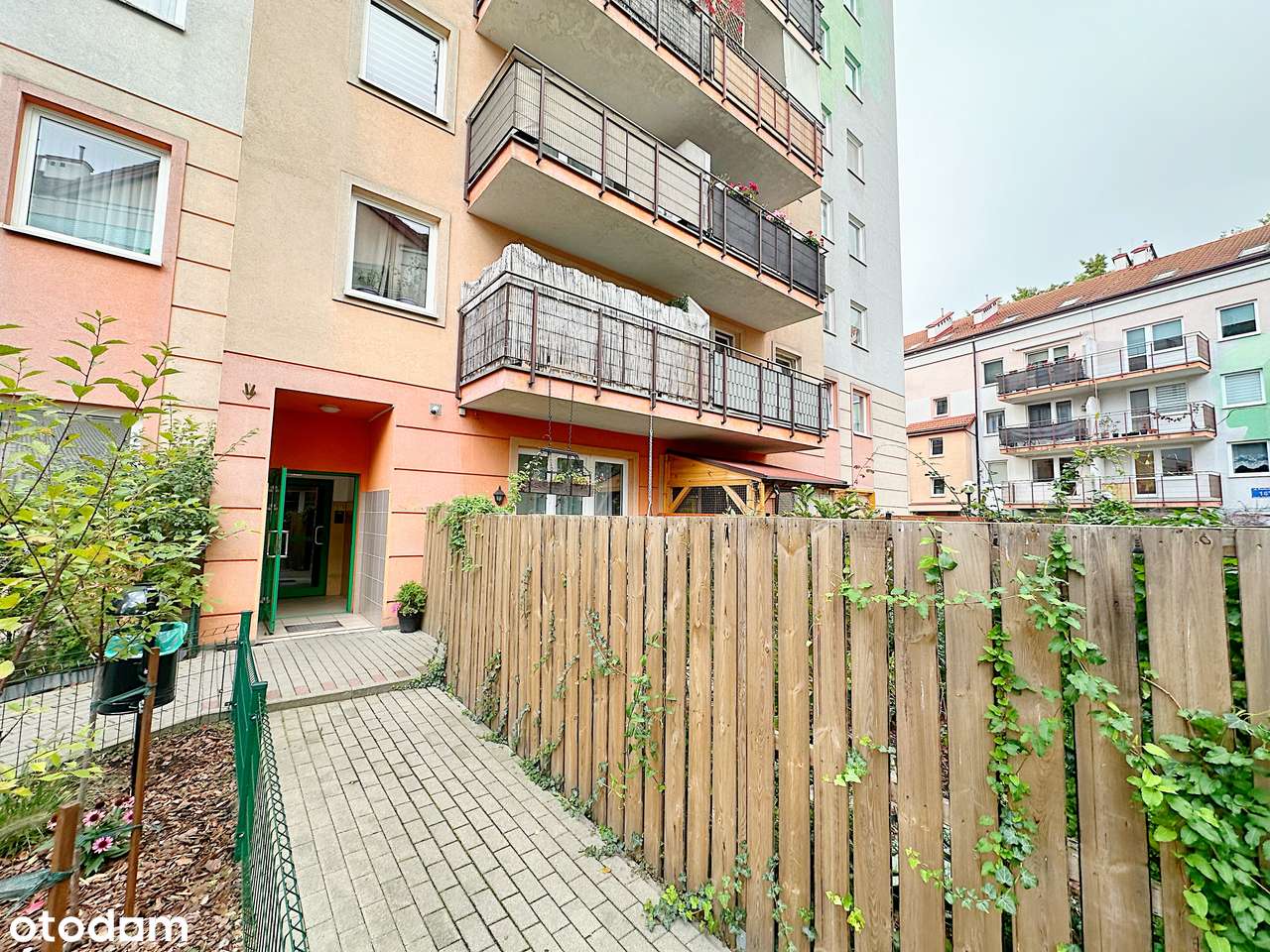 Nowoczesna kawalerka z balkonem, gotowa do wprowadzenia-8