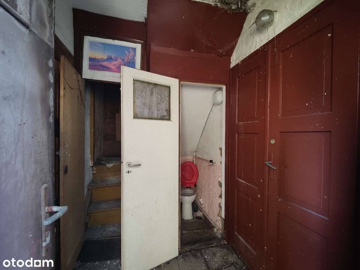 Na sprzedaż budynki do remontu w podwórzu kamienicy-12