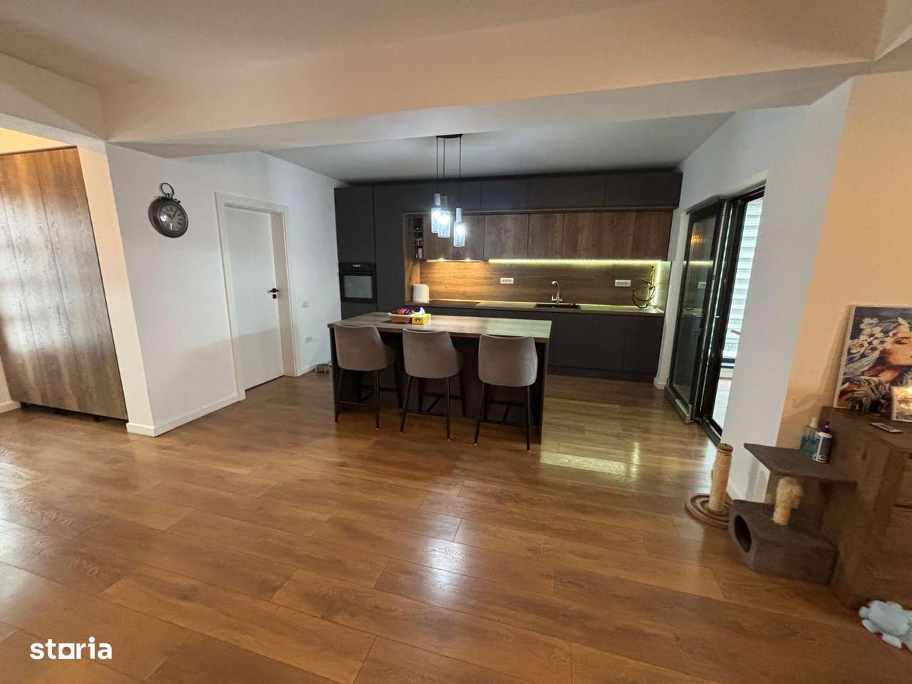 Berceni - Strada Miorita - 240 mp utili 170.000 EURO-6