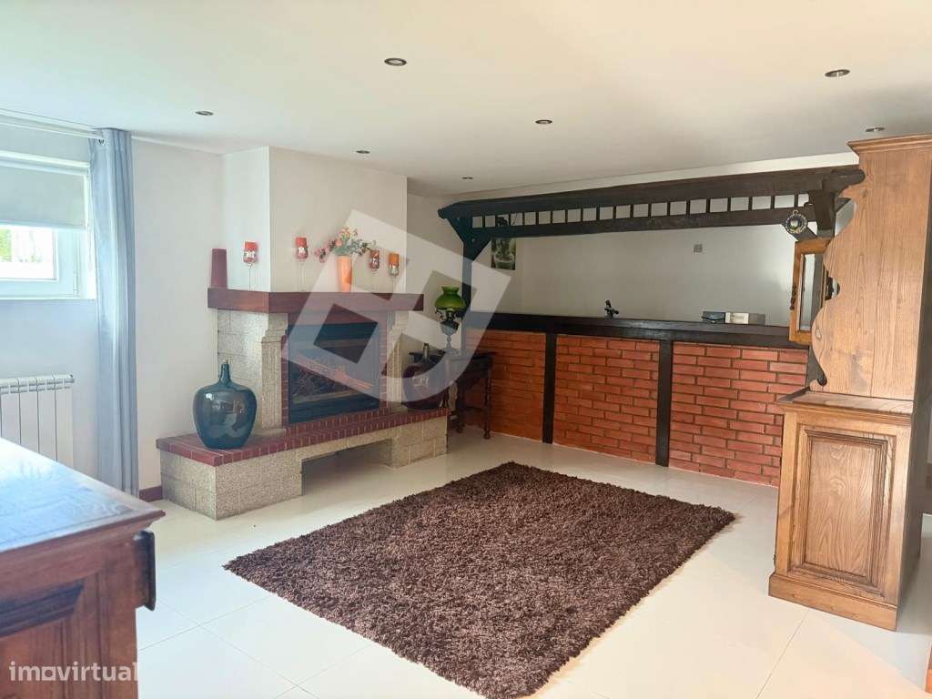 Moradia T4 Isolada c/ Jardim - Patela - S. Bernardo-8