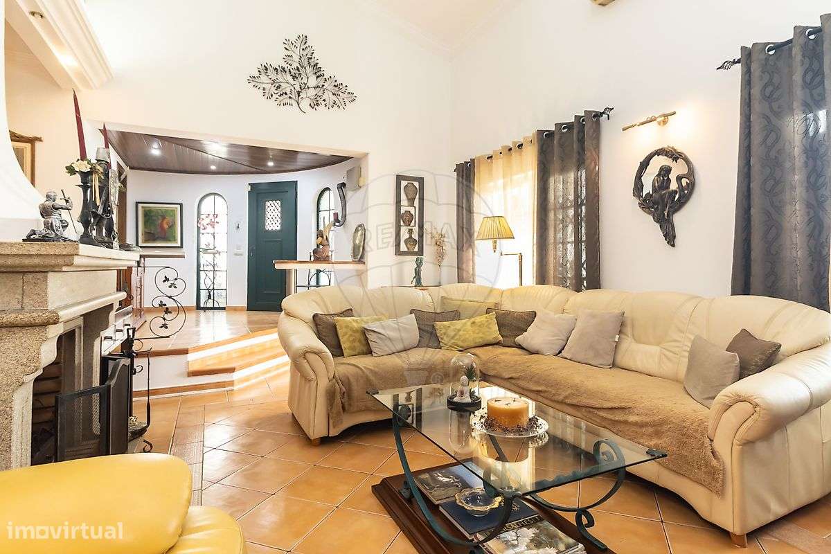 Moradia T4 para venda-12