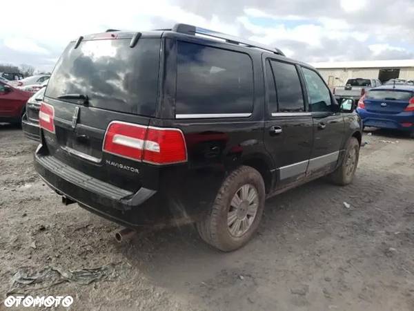 Lincoln Navigator 5.4 4x4 - 8