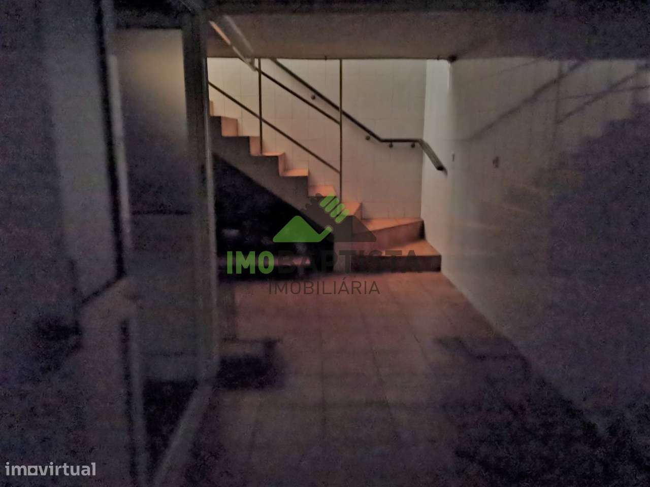 Loja com 168 m2 em Fiães-13